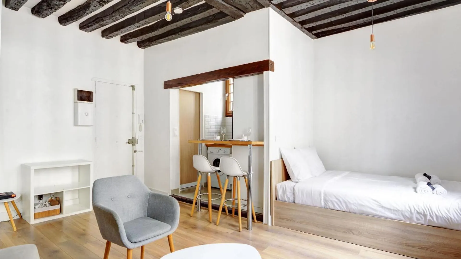 Luminous Flat In Le Marais Appartement Parijs